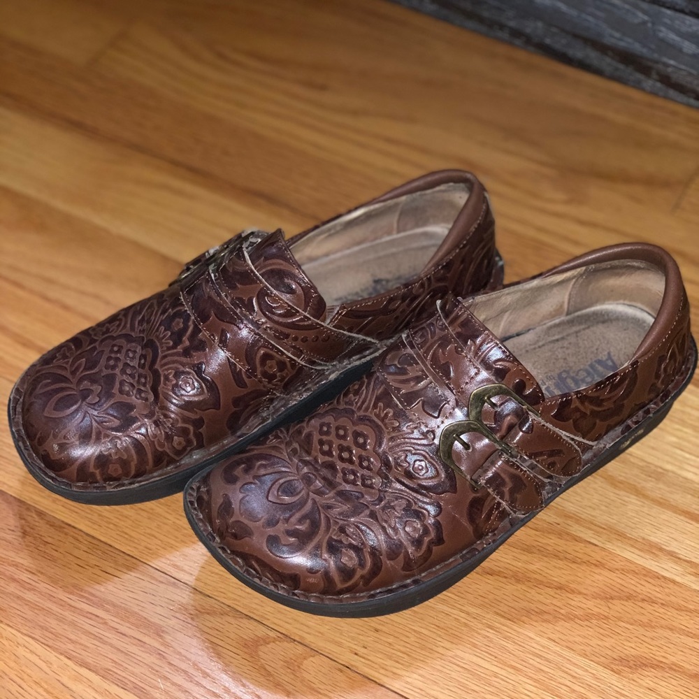 Alegria clogs